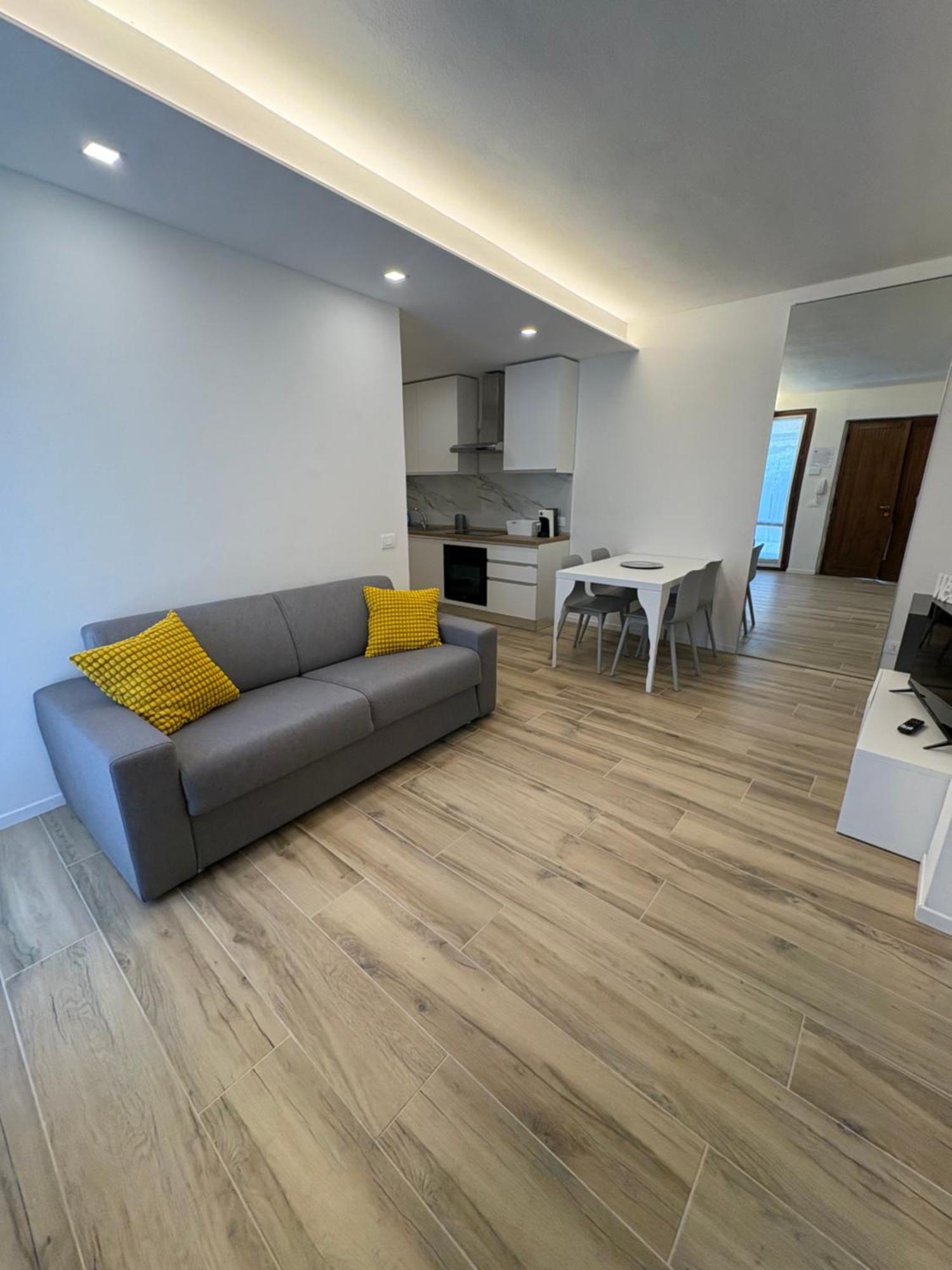 Sweet Home... Parking Inside 아자노 산 파올로 외부 사진